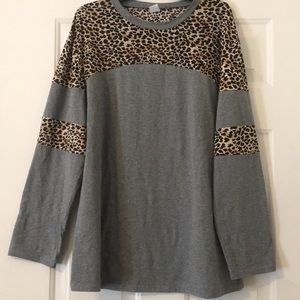 Long sleeve, cheetah and grey jersey style